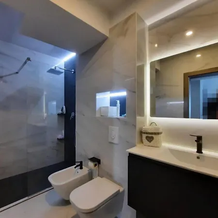 Apartment Elegant With Sea View In Moonlight Mamaia