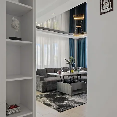 Elegant With Sea View In Moonlight Apartment *