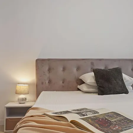 Elegant With Sea View In Moonlight Apartment *