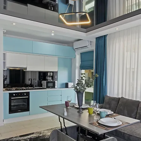 Apartment Elegant With Sea View In Moonlight