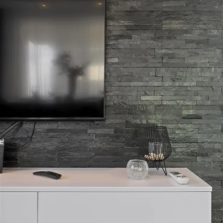Elegant With Sea View In Moonlight Apartment Mamaia